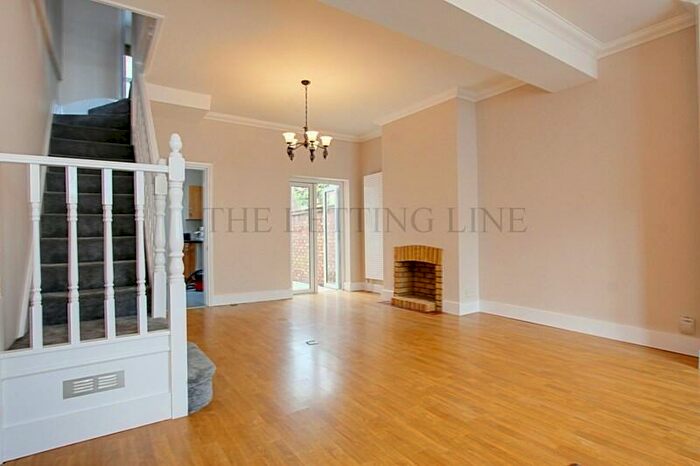 3 Bedroom Semi-Detached House To Rent In Lavender Road, Enfield, Middlesex, EN2