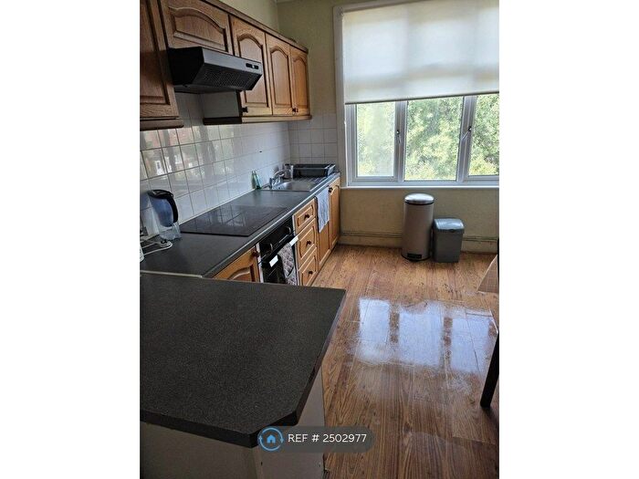 2 Bedroom Flat To Rent In Park View Road, London, N17