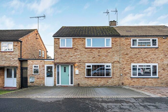 3 Bedroom Semi Detached House For Sale In Somerset Close, Bletchley, Milton Keynes, MK3