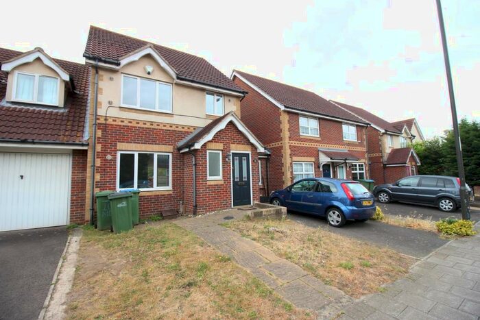 4 Bedroom Terraced House To Rent In Miles Drive, Thamesmead, London, SE28