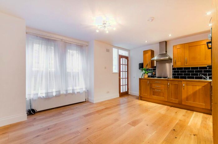 2 Bedroom Flat To Rent In Mersham Road, Thornton Heath, CR7