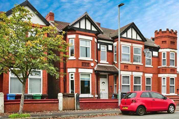 3 Bedroom Semi-Detached House For Sale In Slade Lane, Manchester, Greater Manchester, M19