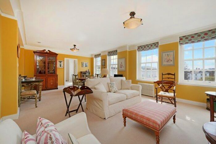 2 Bedroom Flat To Rent In Drayton Gardens, London, SW10