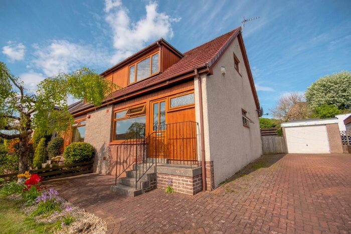 3 Bedroom Semi-Detached House To Rent In Glenfield Road, Cowdenbeath, KY4