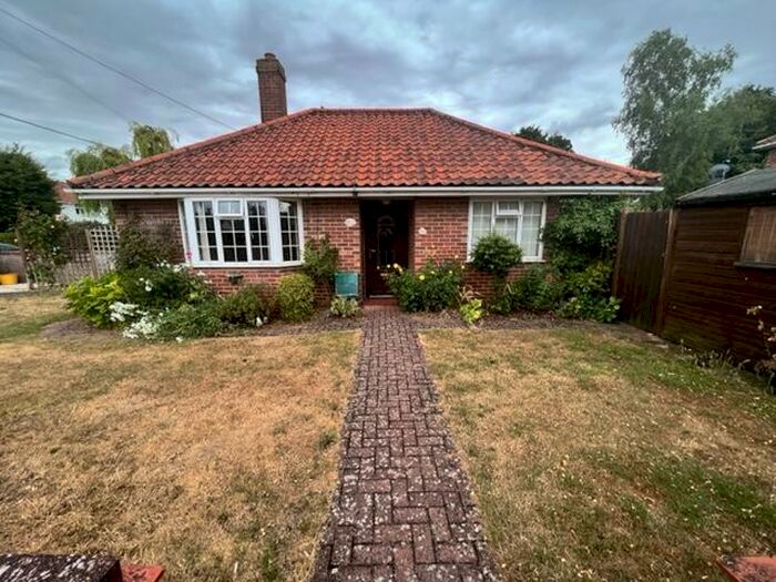 2 Bedroom Bungalow To Rent In Uplands Way, Diss, IP22