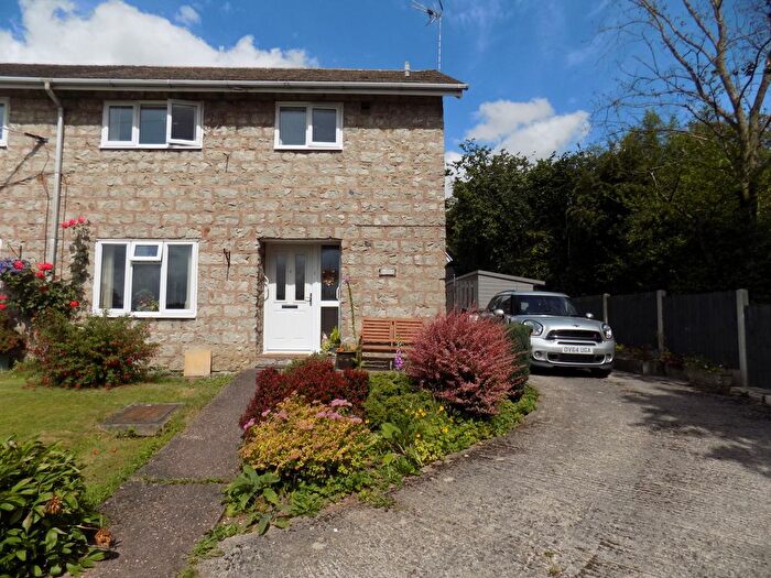 3 Bedroom Semi-Detached House For Sale In School Close, Fenny Bentley, DE6