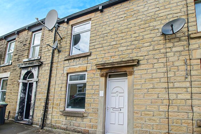 2 Bedroom Terraced House For Sale In King Street, Glossop, Derbyshire, SK13