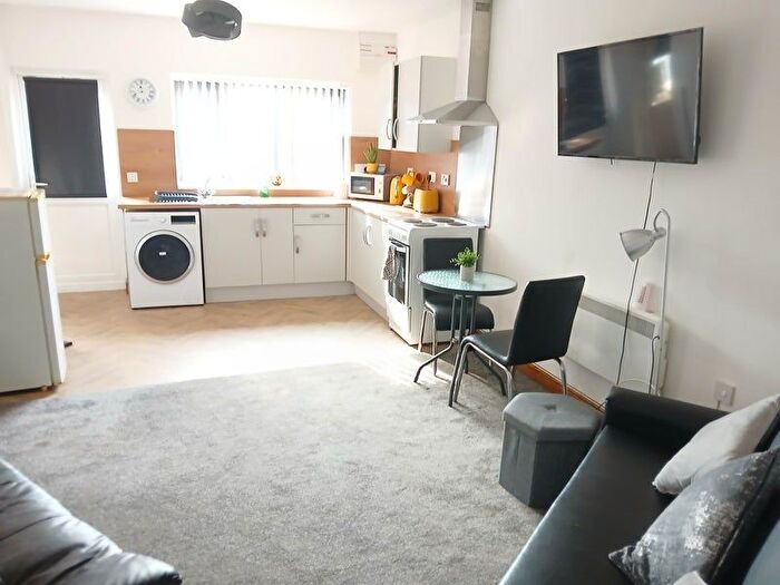 1 Bedroom Flat To Rent In The Round Way Hillrise, Leicester, LE4
