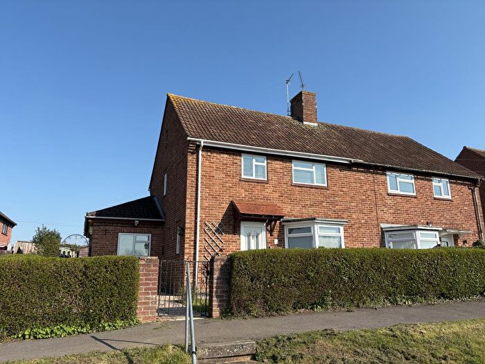 3 Bedroom Semi Detached House For Sale In Wenlock Road, Tewkesbury, GL20