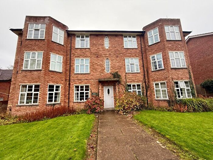 2 Bedroom Flat To Rent In Winn Road, Southampton, Hampshire, SO17