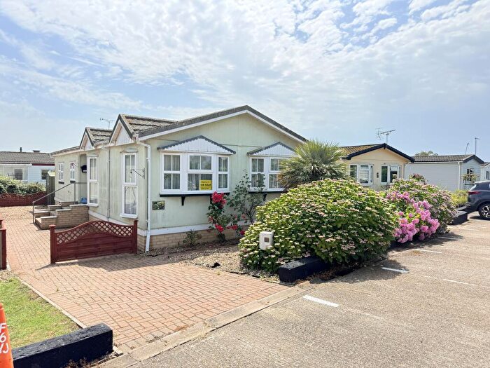 2 Bedroom Park Home For Sale In Kingsmead Park, Allhallows, Rochester, ME3