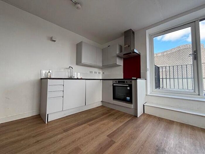 2 Bedroom Apartment To Rent In High Street, West Bromwich, B70