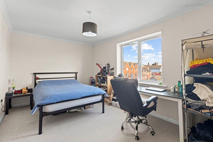 3 Bedroom Terraced House For Sale In West Quay, Newhaven, BN9