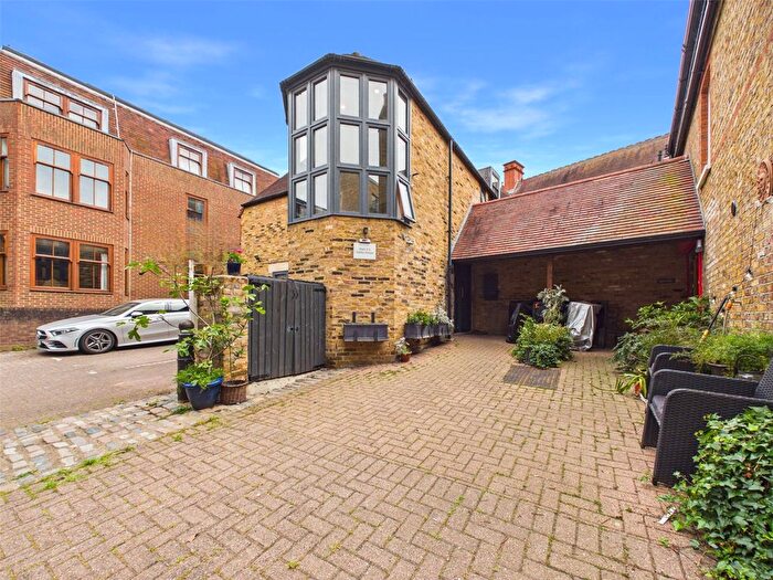 1 Bedroom Flat To Rent In Swan Street, Isleworth, TW7