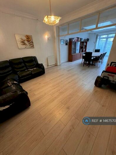 4 Bedroom Semi-Detached House To Rent In Golders Green Road, London, NW11