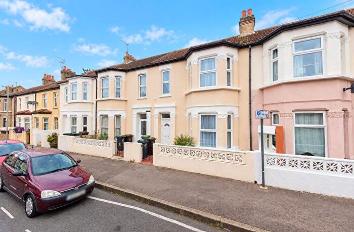 1 Bedroom House Of Multiple Occupation To Rent In Glenny Road, Barking, IG11