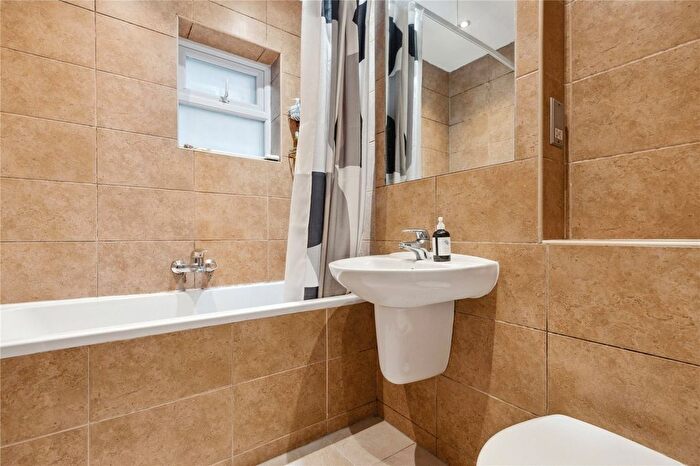 1 Bedroom Flat For Sale In Gloucester Avenue, Primrose Hill, London, NW1