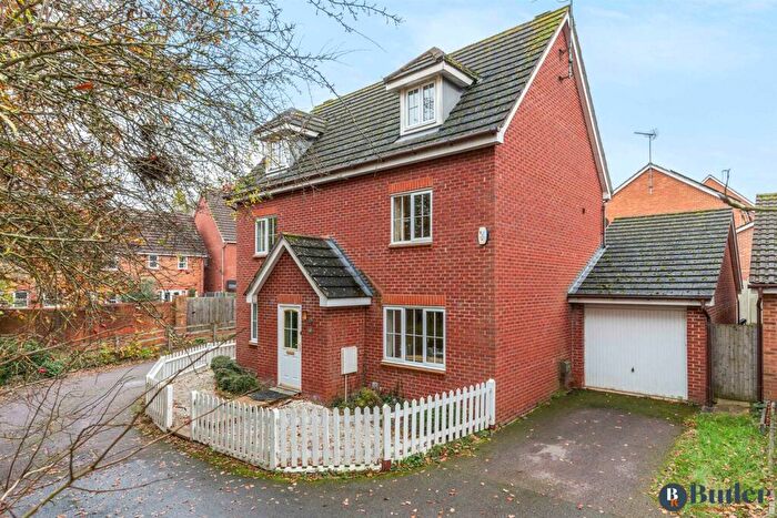 5 Bedroom Detached House For Sale In Quantock Close, Stevenage, SG1