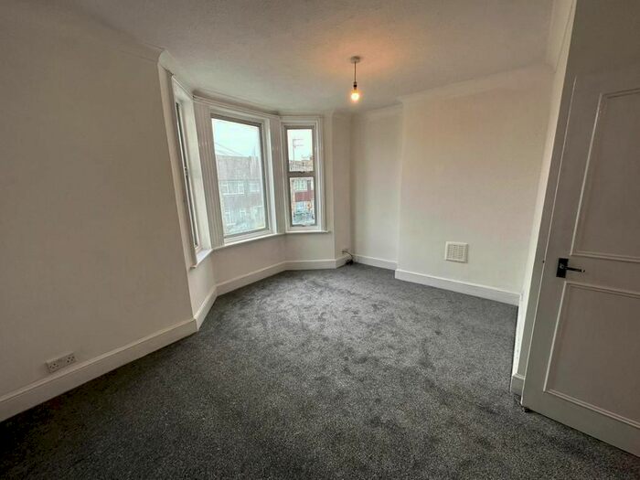 1 Bedroom Flat To Rent In Bayford Road, Littlehampton, BN17