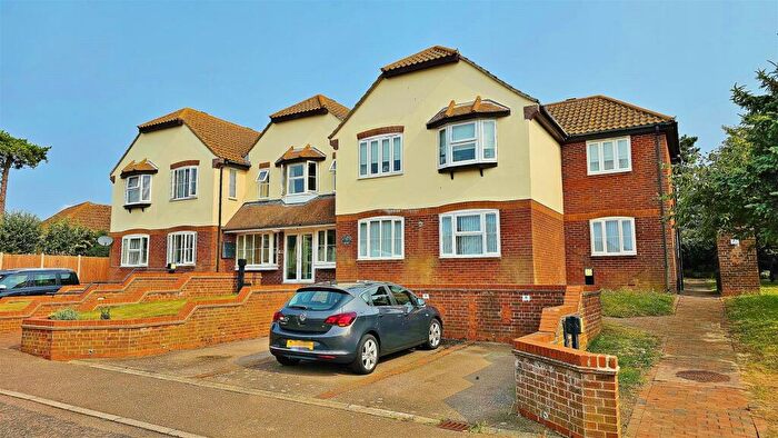 1 Bedroom Retirement Property For Sale In Louise Close, Walton On The Naze, CO14