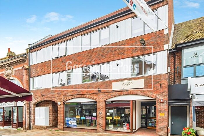 2 Bedroom Flat To Rent In - High Street, Leatherhead, KT22