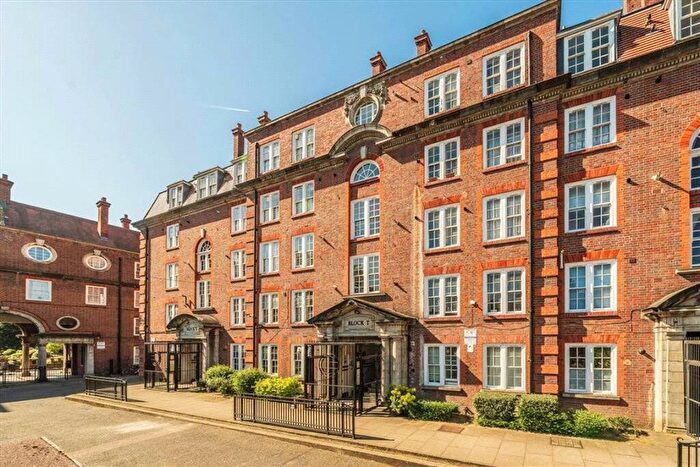 2 Bedroom Flat To Rent In Peabody Estate, Fulham Palace Road, London, W6