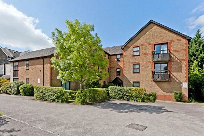 2 Bedroom Flat To Rent In Queens Road, Wimbledon, SW19