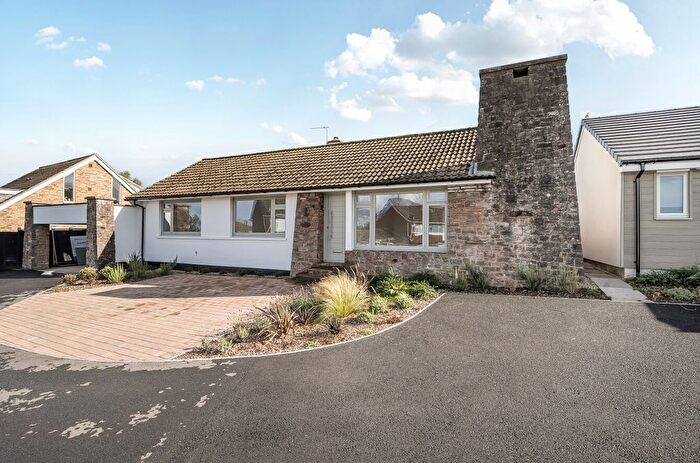 4 Bedroom Bungalow For Sale In Crosswell Close, North Petherton, Bridgwater, Somerset, TA6