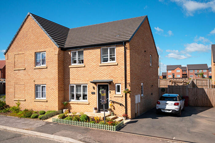 3 Bedroom Semi-Detached House For Sale In Maiden Drive, Holmewood, Chesterfield, S42