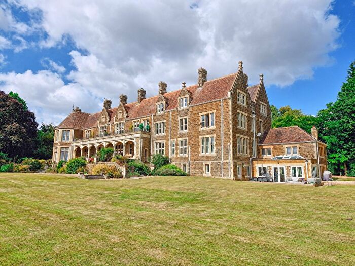 2 Bedroom Flat For Sale In Whilton Lodge, Norton, NN11