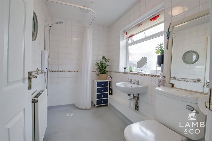 2 Bedroom Semi-Detached Bungalow For Sale In London Road, Clacton-On-Sea, CO15