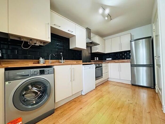 3 Bedroom Property To Rent In Fernleigh Row, Slough, SL2