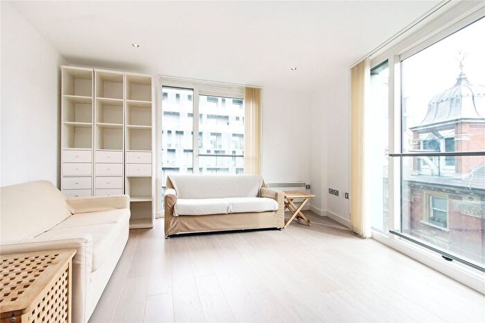 2 Bedroom Flat To Rent In Brewery Square, London, EC1V