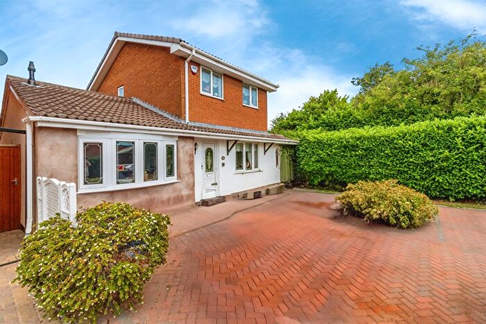 3 Bedroom Detached House For Sale In Primrose Close, Walsall, WS3