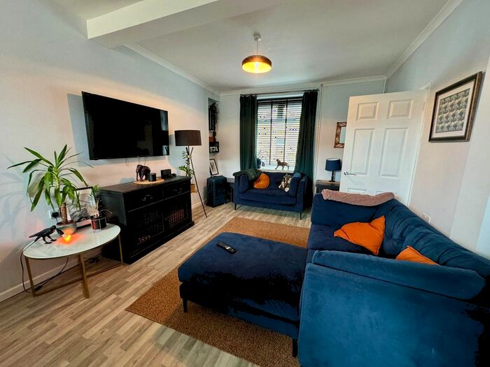 3 Bedroom Terraced House To Rent In Graig Street, Pontygwaith, CF43