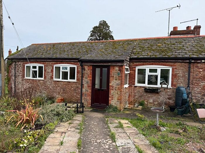 2 Bedroom Bungalow To Rent In Manor Court Cottages, Bilbrook, TA24