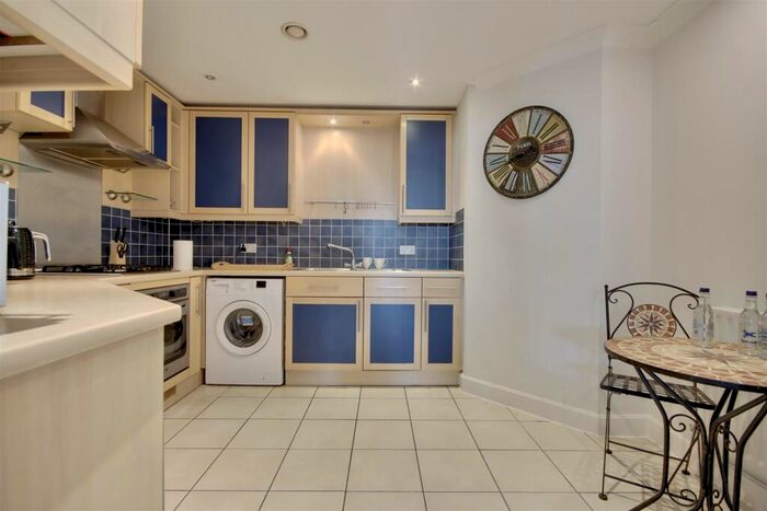 2 Bedroom Flat For Sale In Gunwharf Quays, Portsmouth, PO1