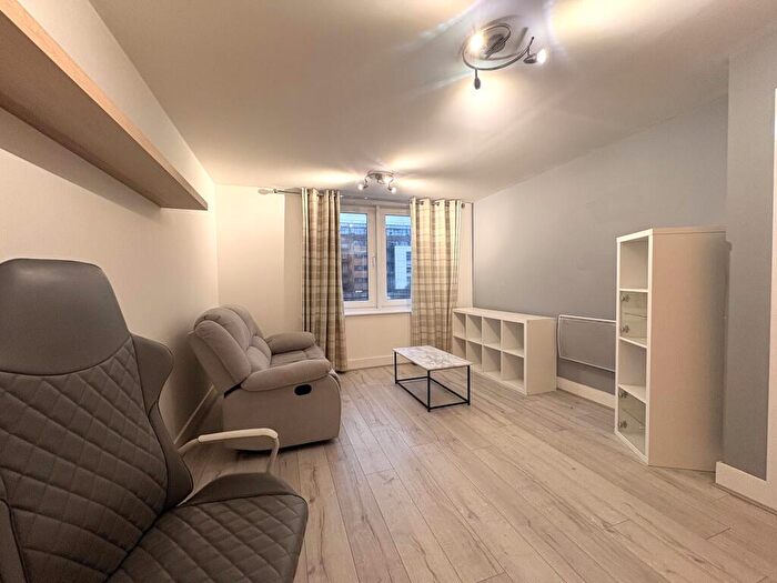 1 Bedroom Apartment To Rent In Breakwater House, Ferry Court, Cardiff, CF11