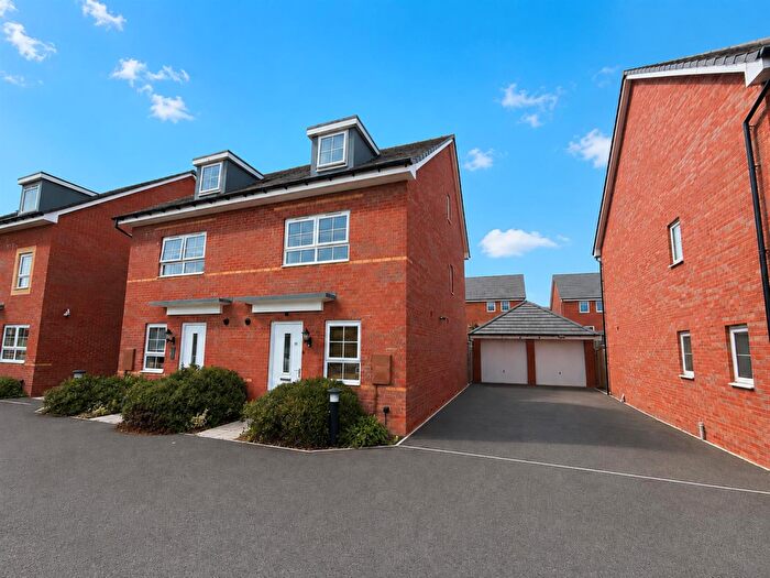 3 Bedroom Semi Detached House For Sale In Admiral Close, Wigston, LE18
