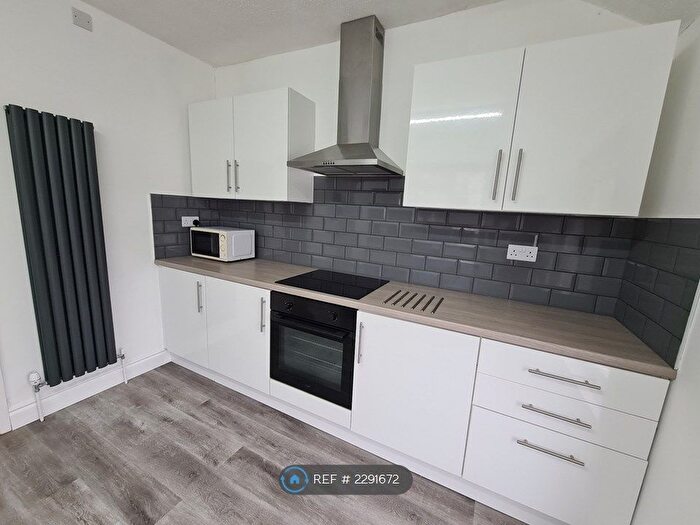 2 Bedroom Flat To Rent In Eversley Road, Sketty, Swansea, SA2