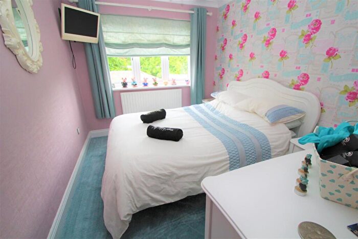 4 Bedroom Detached House For Sale In Hambro Avenue, Rayleigh, SS6
