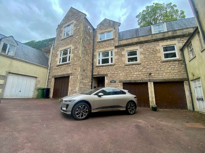 5 Bedroom House To Rent In Sion Hill, BA1