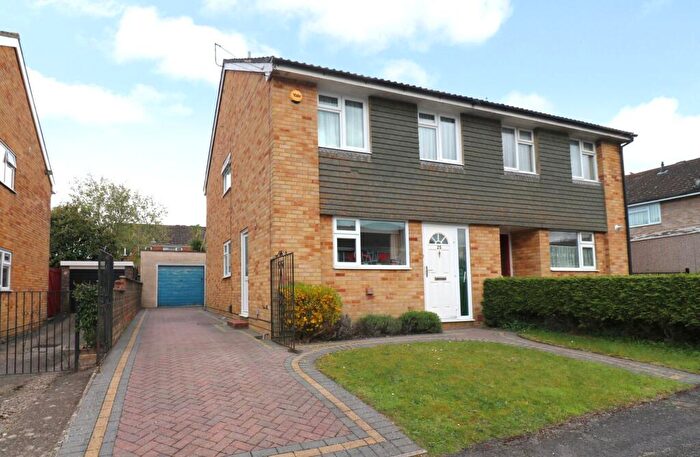 3 Bedroom Semi-Detached House For Sale In Coulsdon Road, Hedge End, SO30