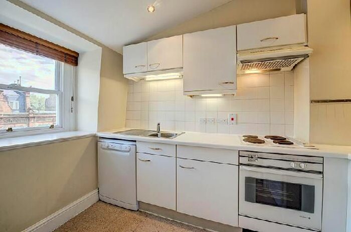 2 Bedroom Flat To Rent In Nottingham Place, Marylebone, London, W1U