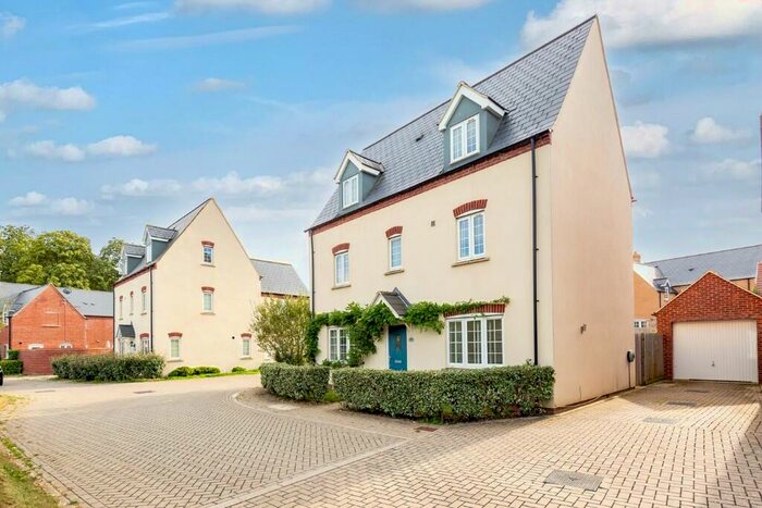 5 Bedroom Detached House To Rent In Redcar Road, Bicester, Oxfordshire, OX26