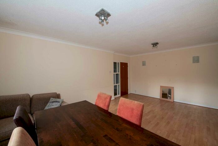 2 Bedroom Apartment To Rent In Haslam Court, Salford, M7