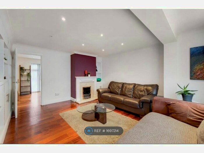 2 Bedroom Terraced House To Rent In Harrow Crescent, Romford, RM3