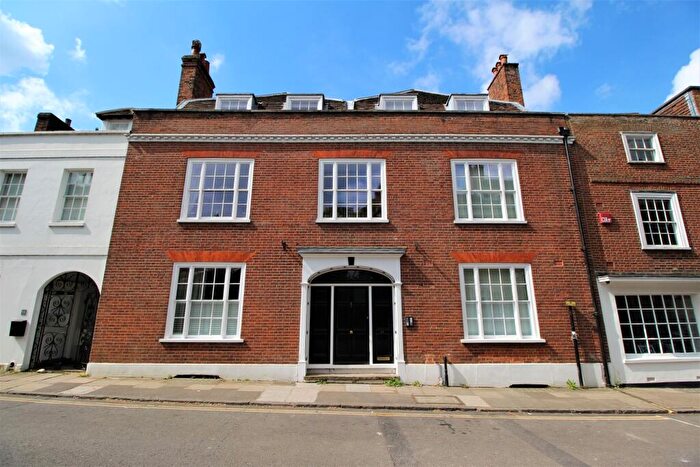 2 Bedroom Flat For Sale In Quarry Street, Guildford, GU1