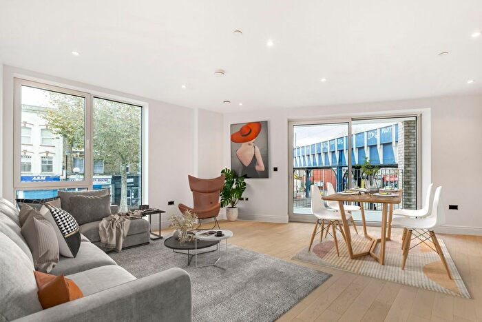 1 Bedroom Flat For Sale In High Road Leyton, Grove Green, E10