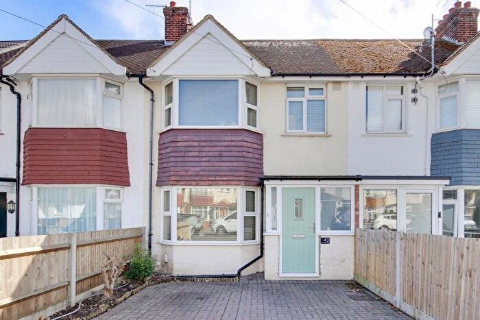 3 Bedroom Terraced House For Sale In Clarendon Road, Worthing, BN14